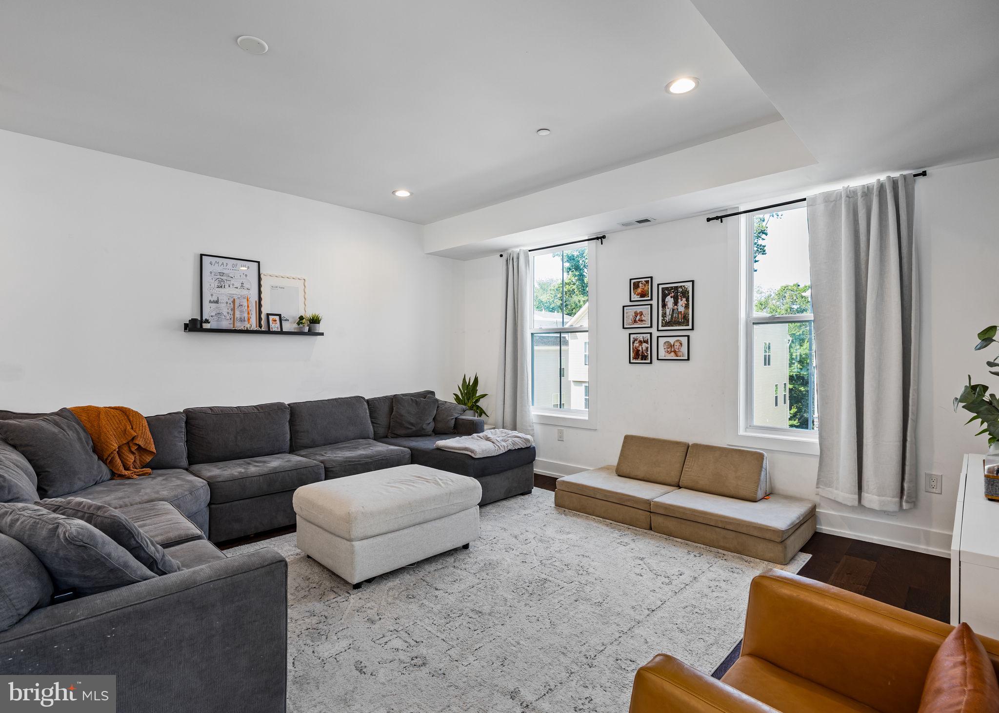 6707 CINNAMINSON COURT