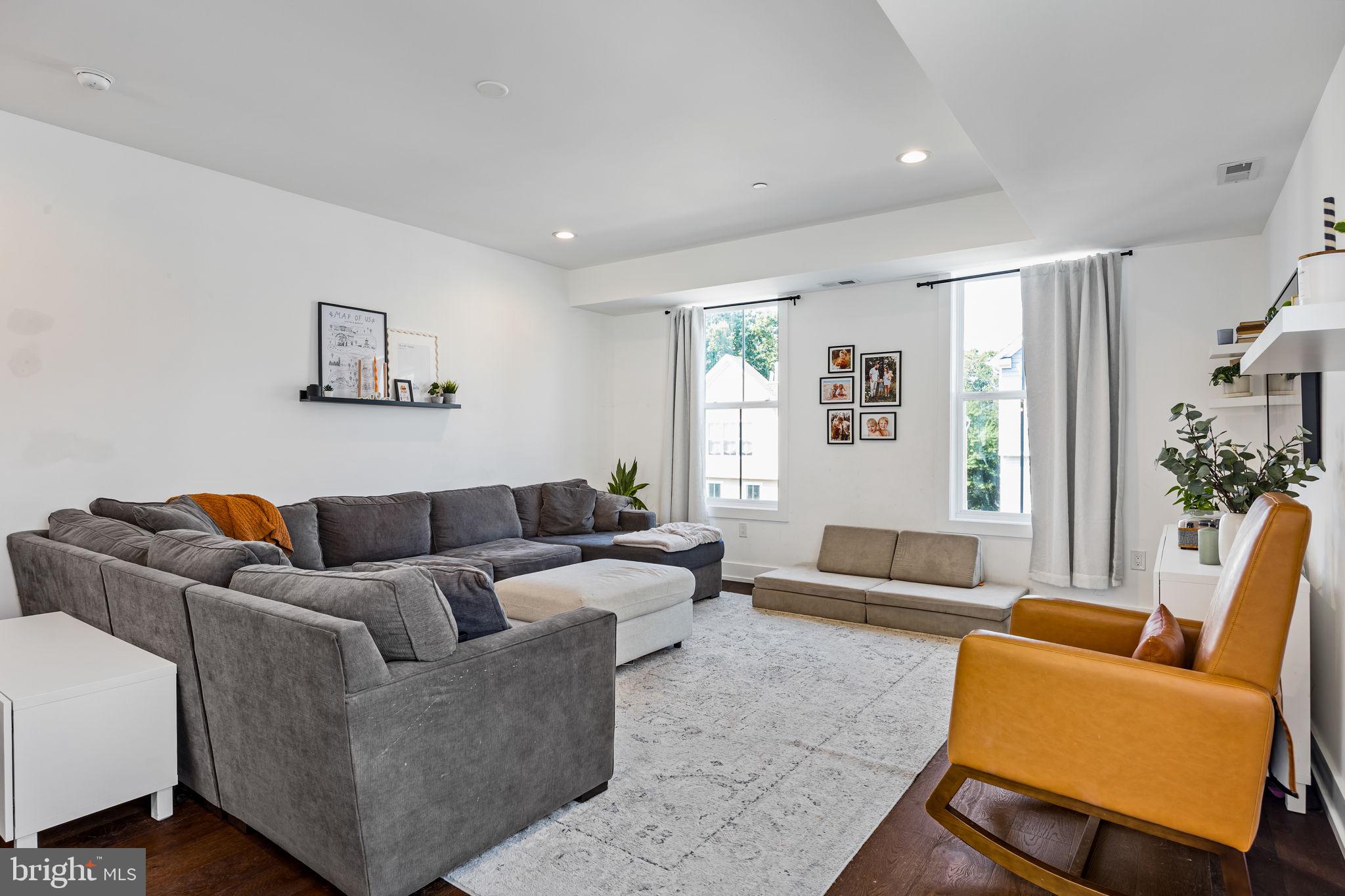 6707 CINNAMINSON COURT