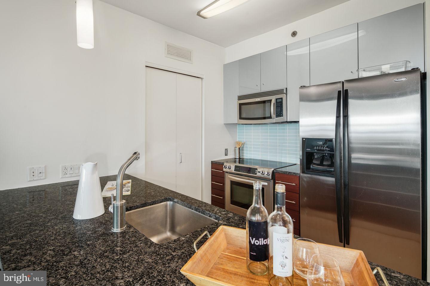 2101 MARKET STREET 2405