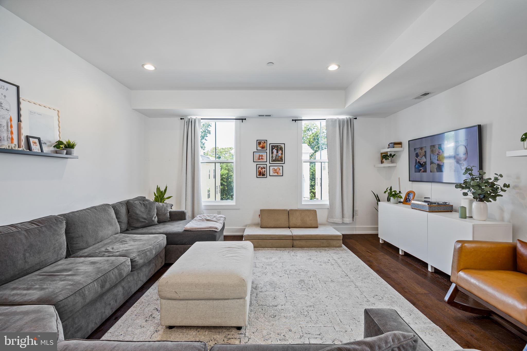 6707 CINNAMINSON COURT