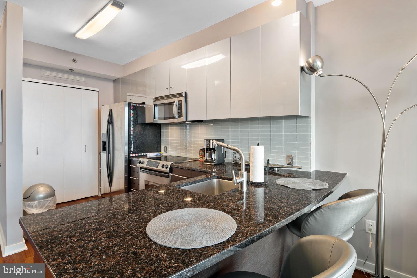 2101 MARKET STREET 00 2608