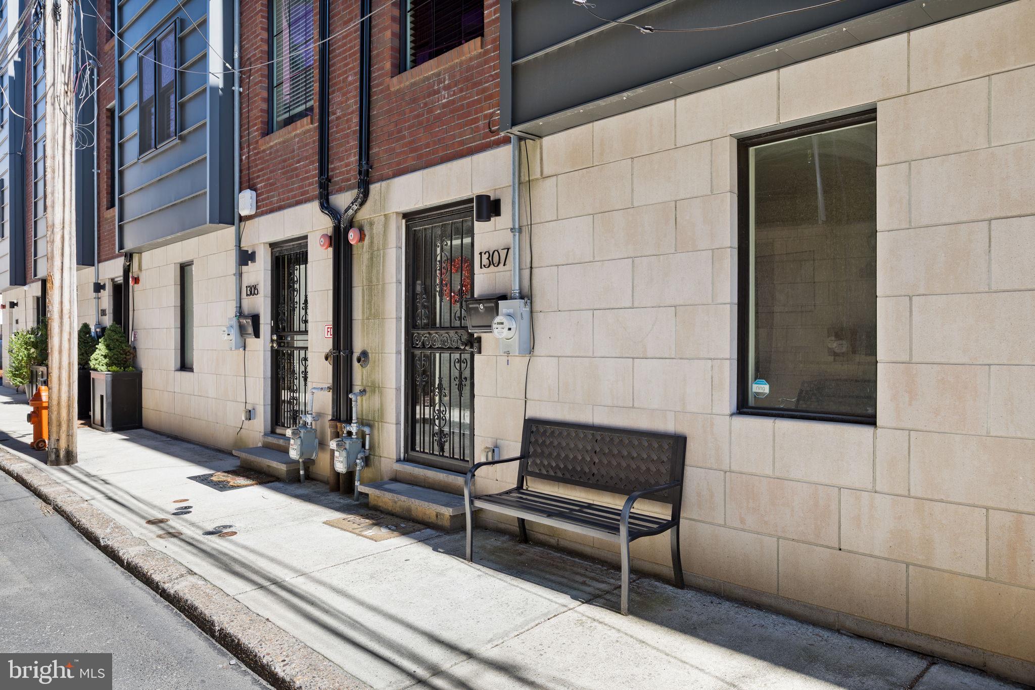 1307 S HANCOCK STREET