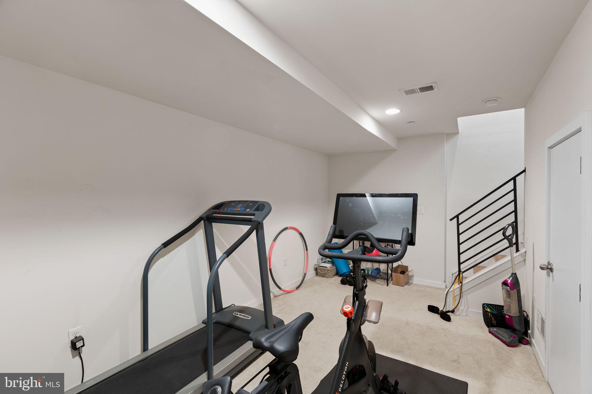 1307 S HANCOCK STREET