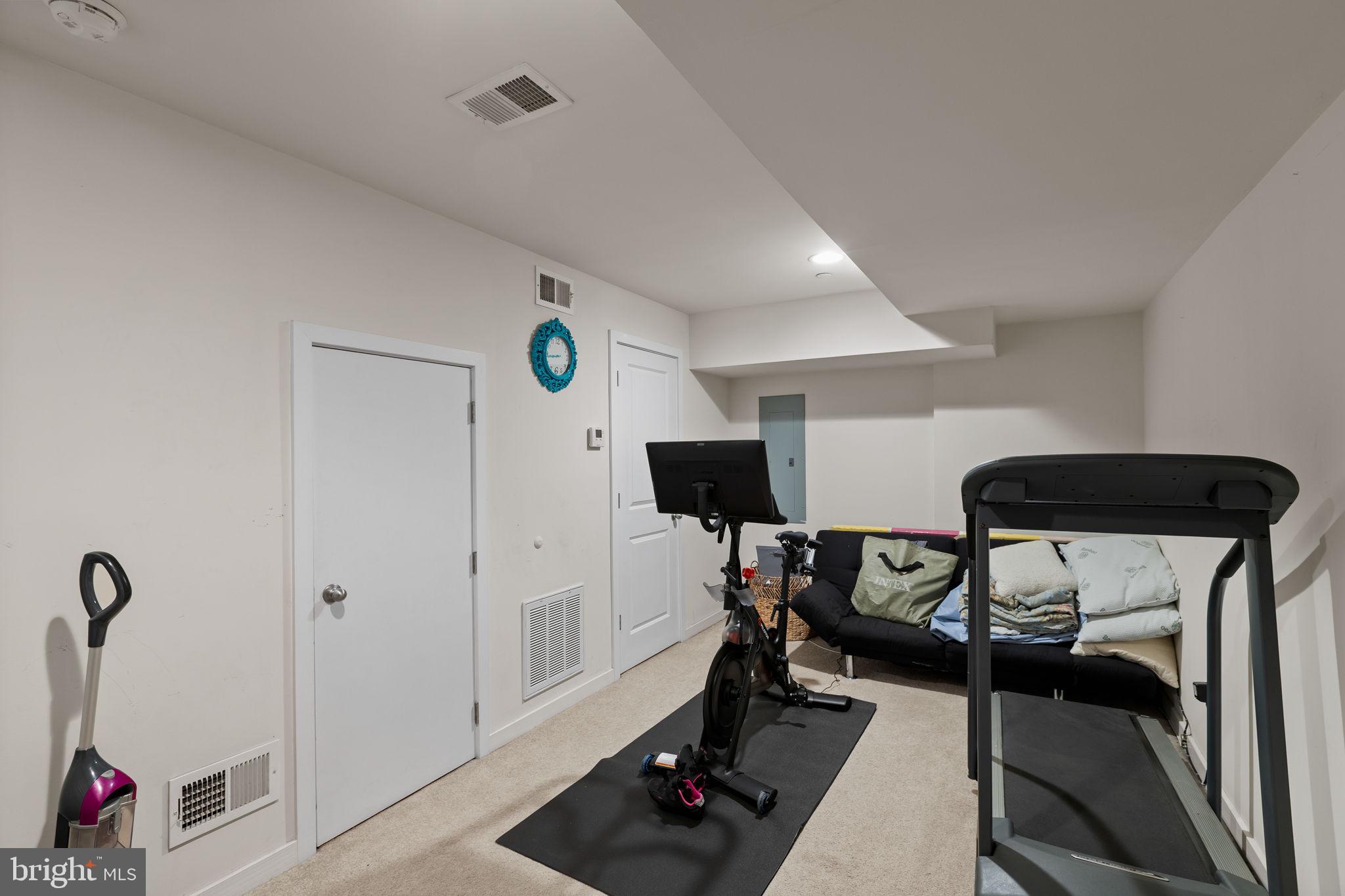 1307 S HANCOCK STREET