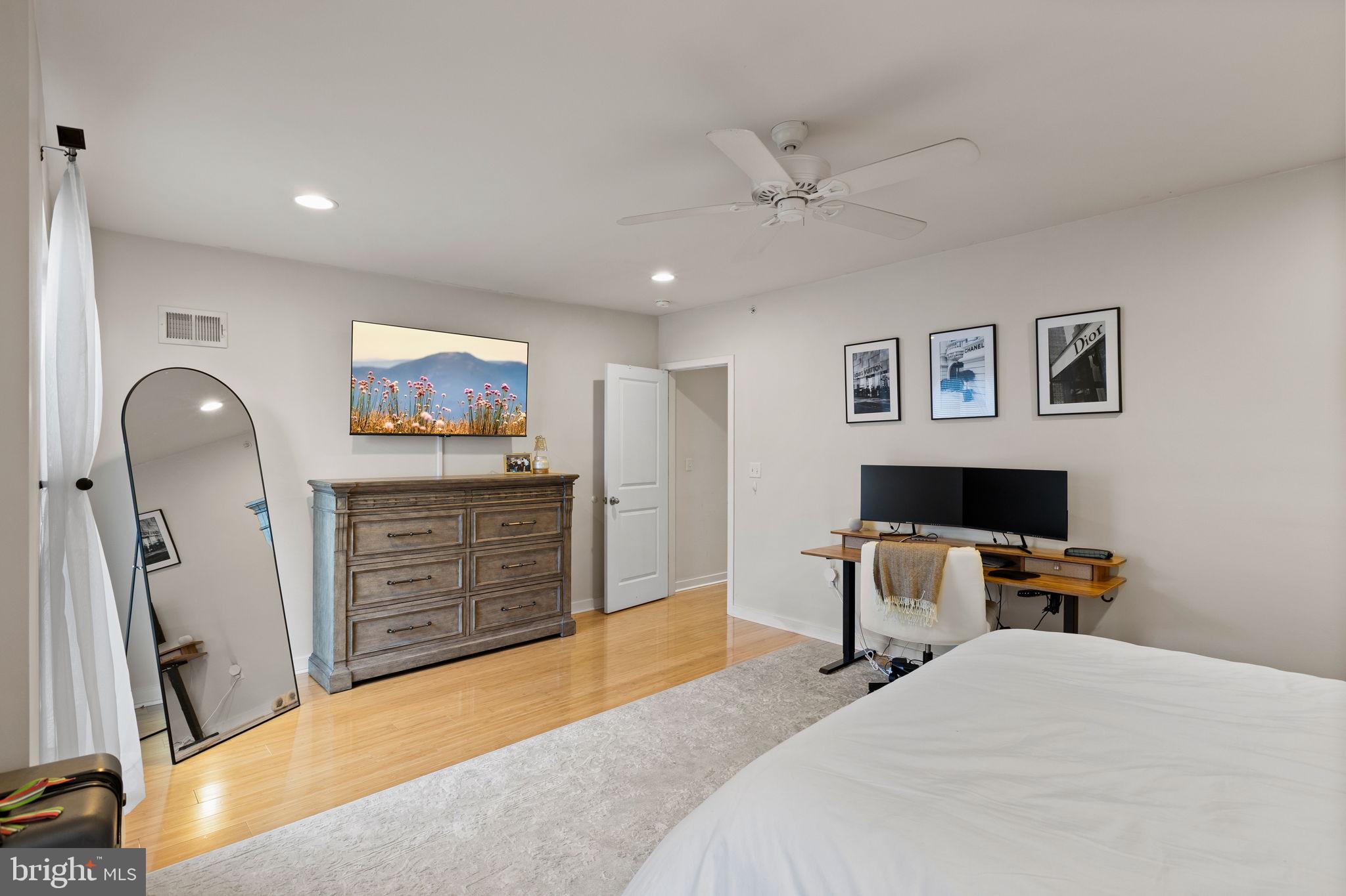 1307 S HANCOCK STREET