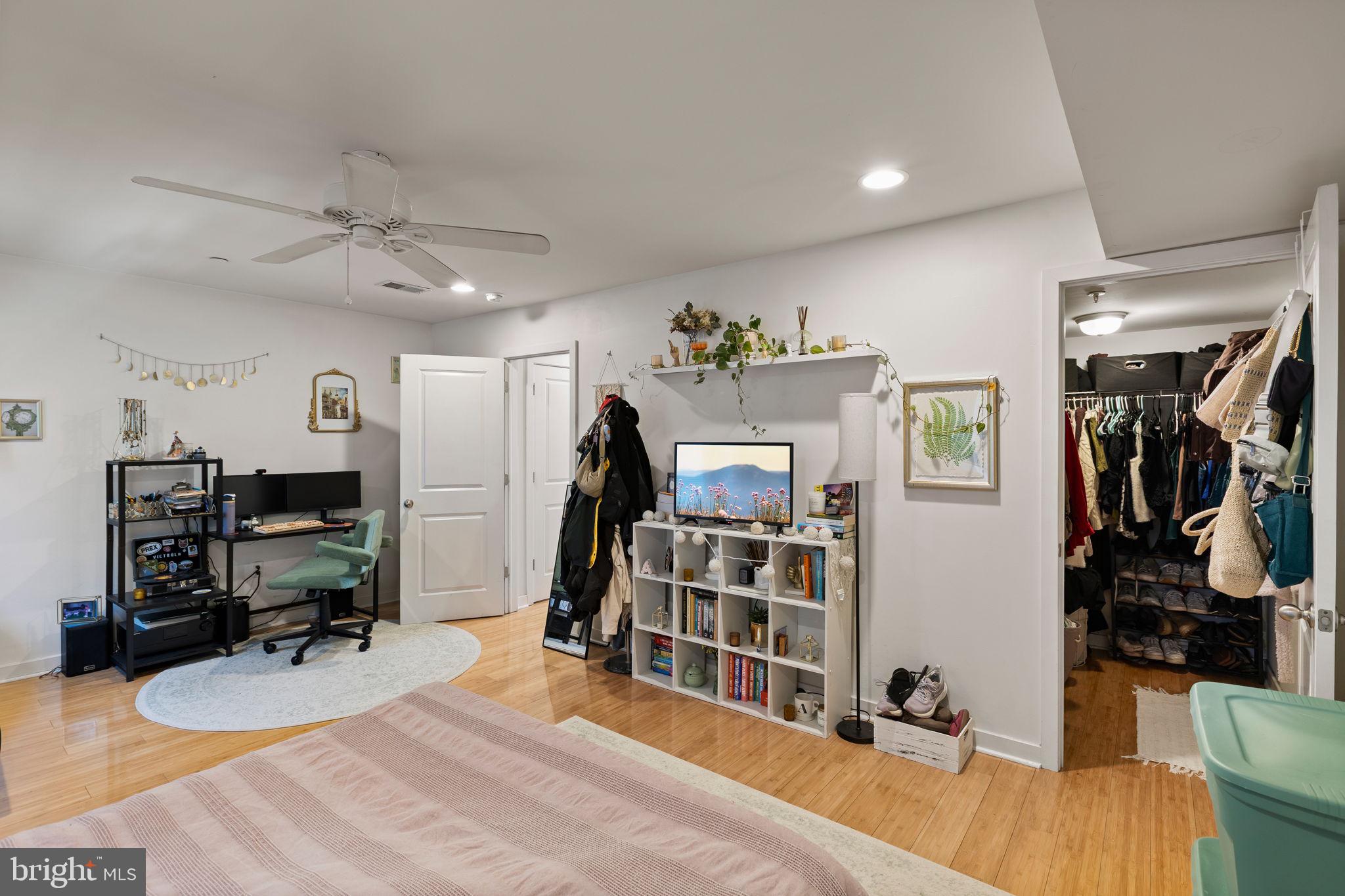 1307 S HANCOCK STREET