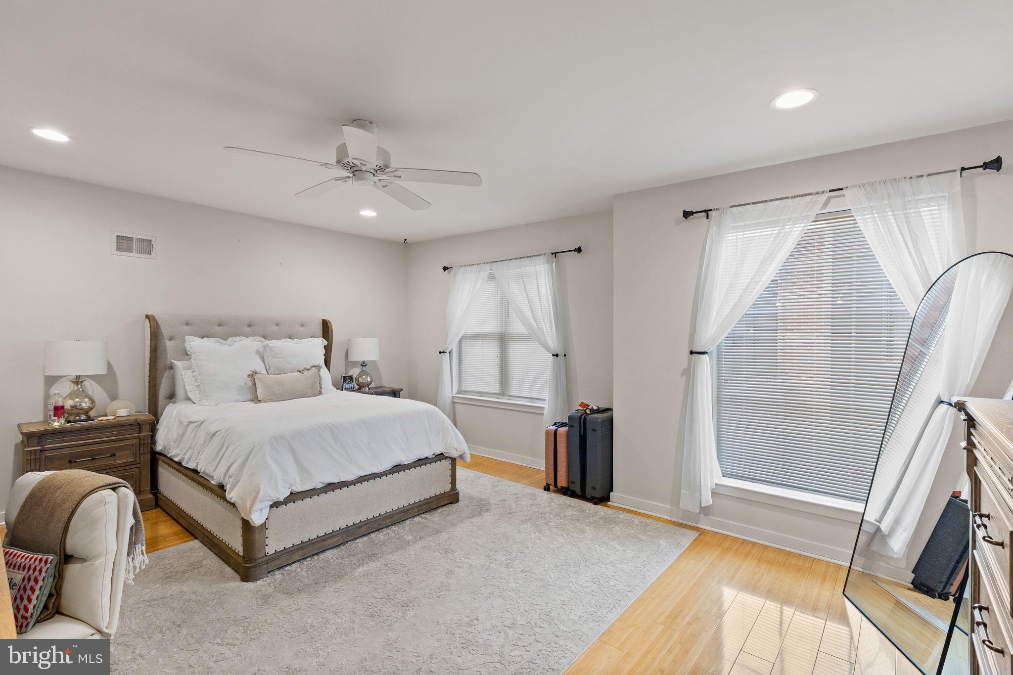 1307 S HANCOCK STREET