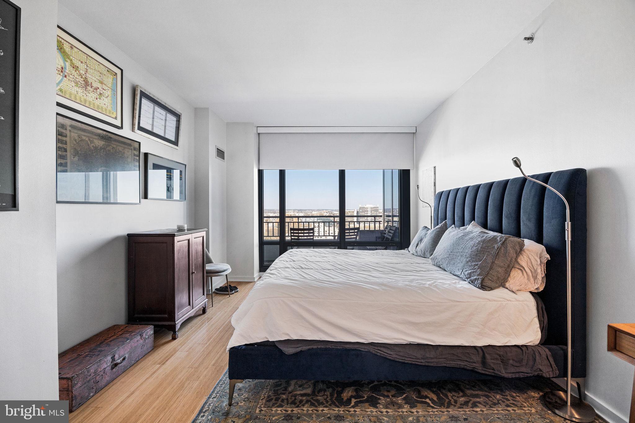 2101 MARKET STREET 2001