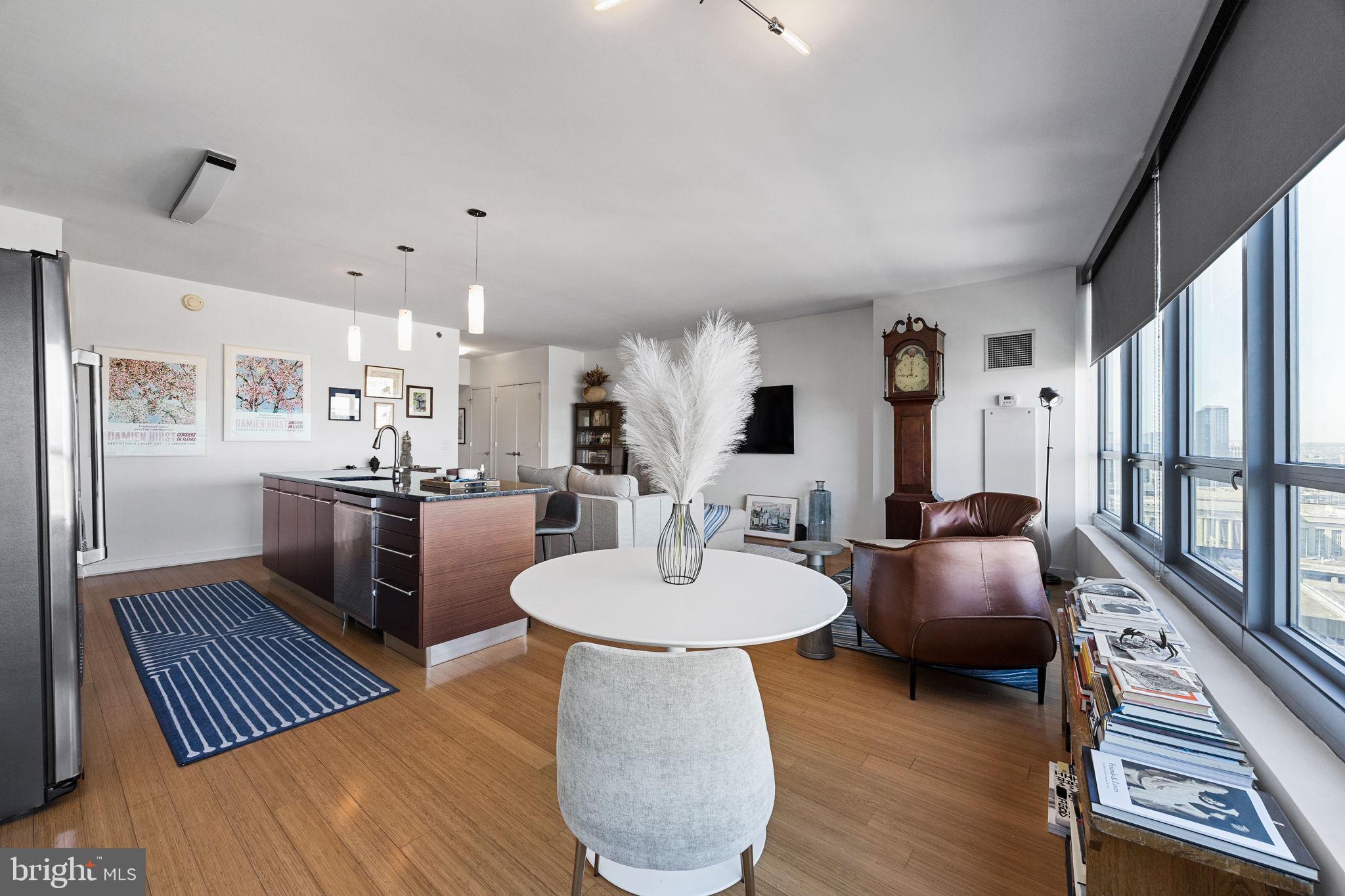 2101 MARKET STREET 2001