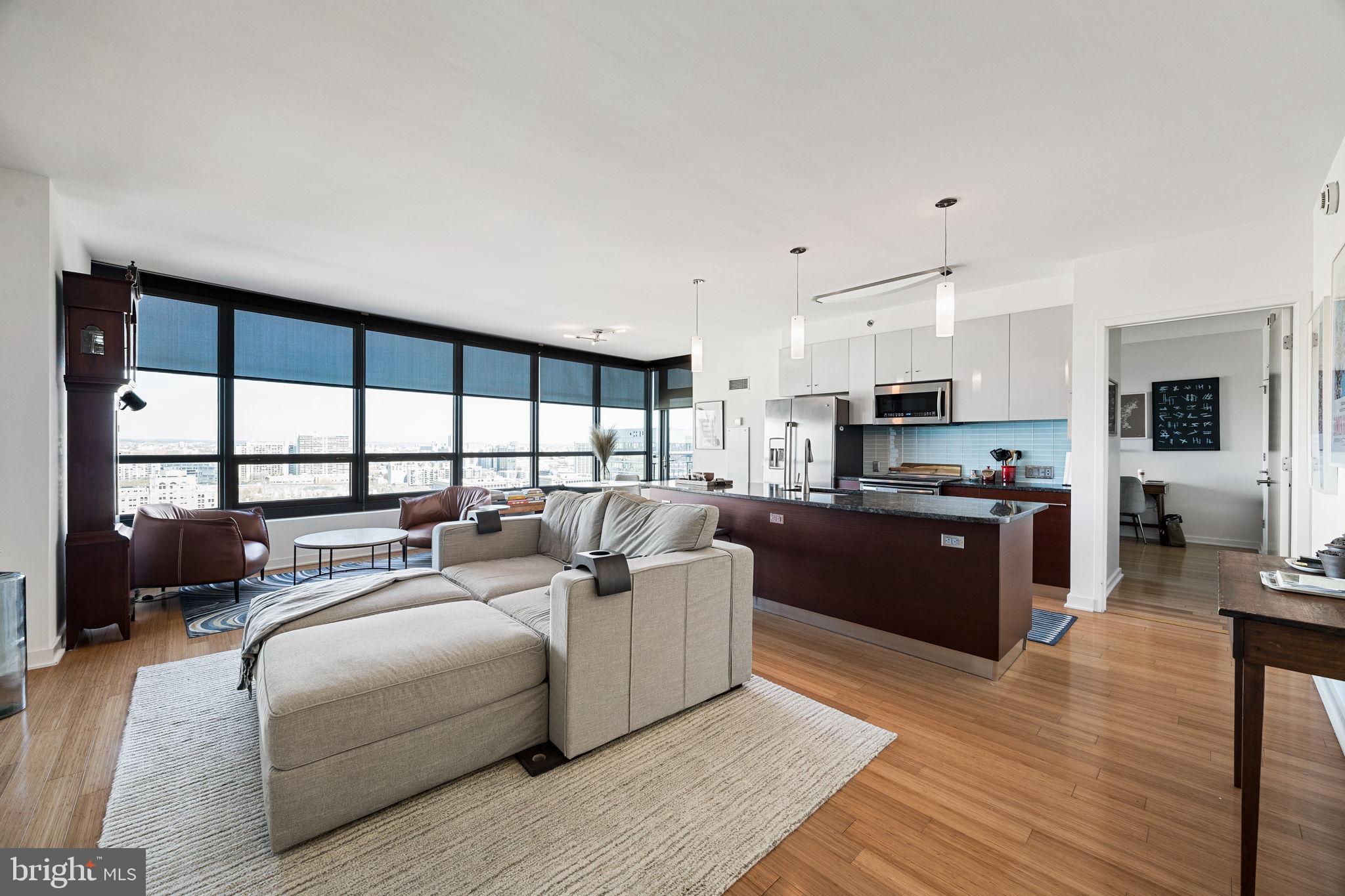 2101 MARKET STREET 2001