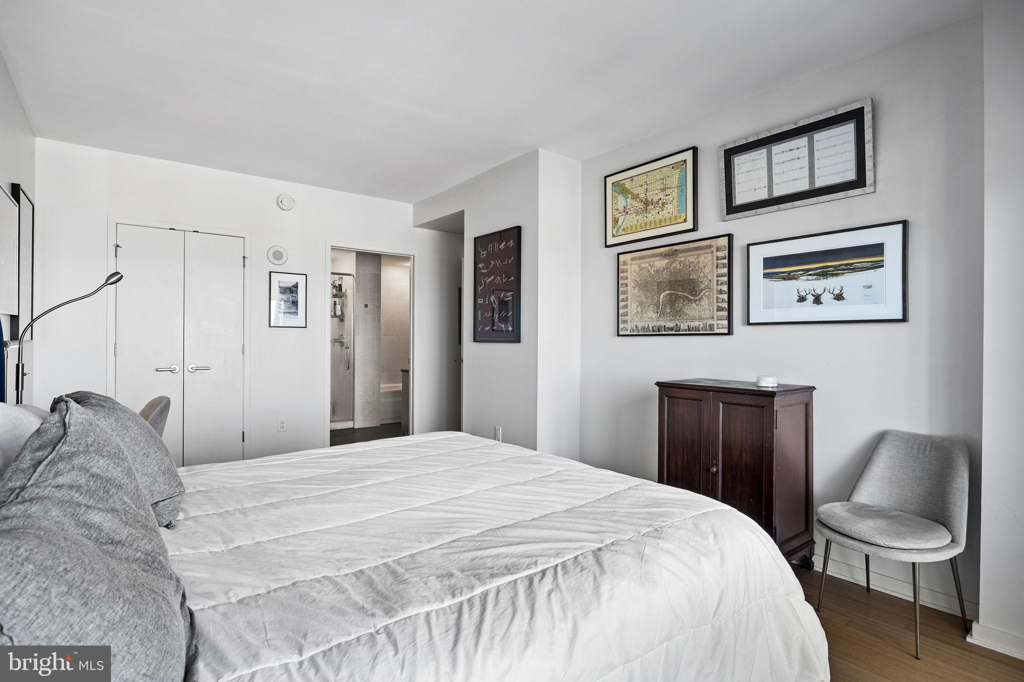 2101 MARKET STREET 2001