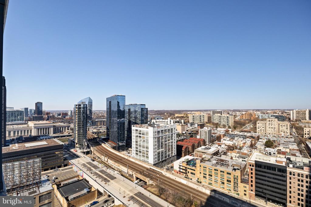 2101 MARKET STREET 2001