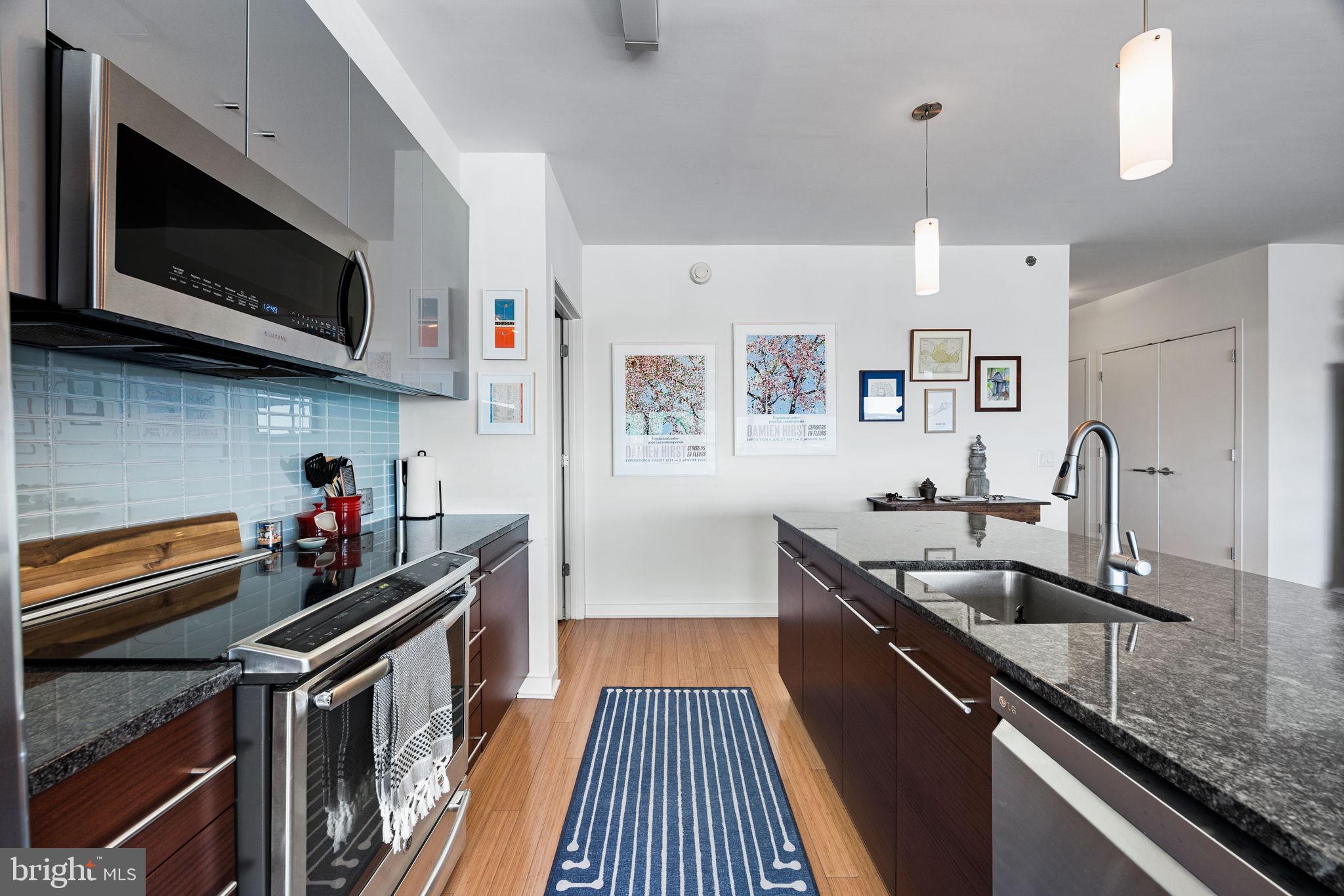 2101 MARKET STREET 2001