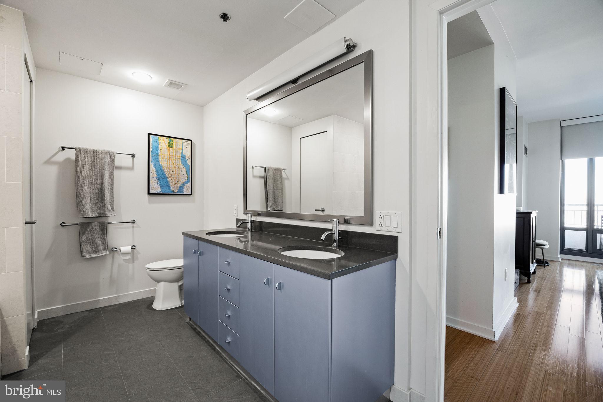 2101 MARKET STREET 2001