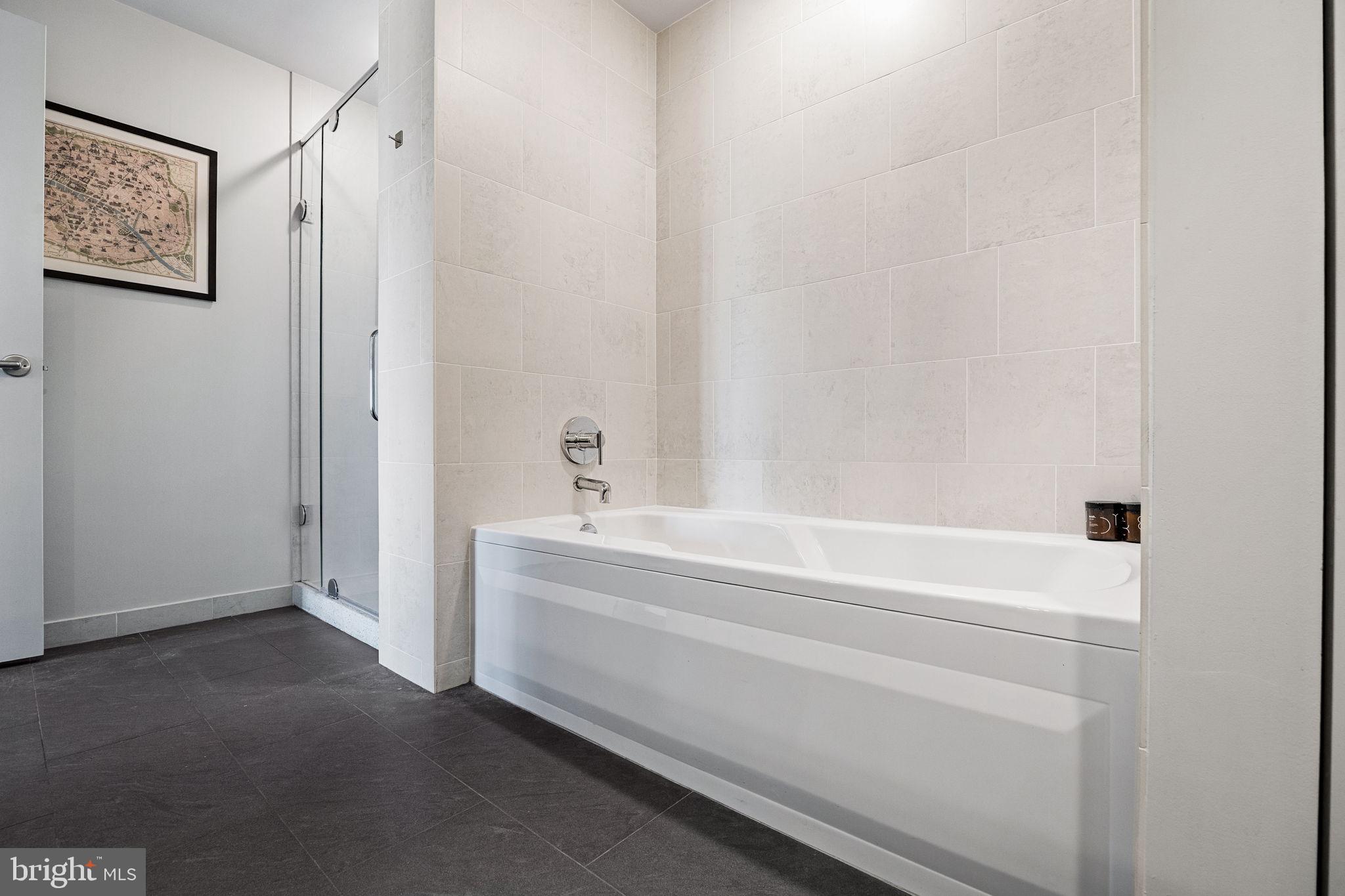 2101 MARKET STREET 2001