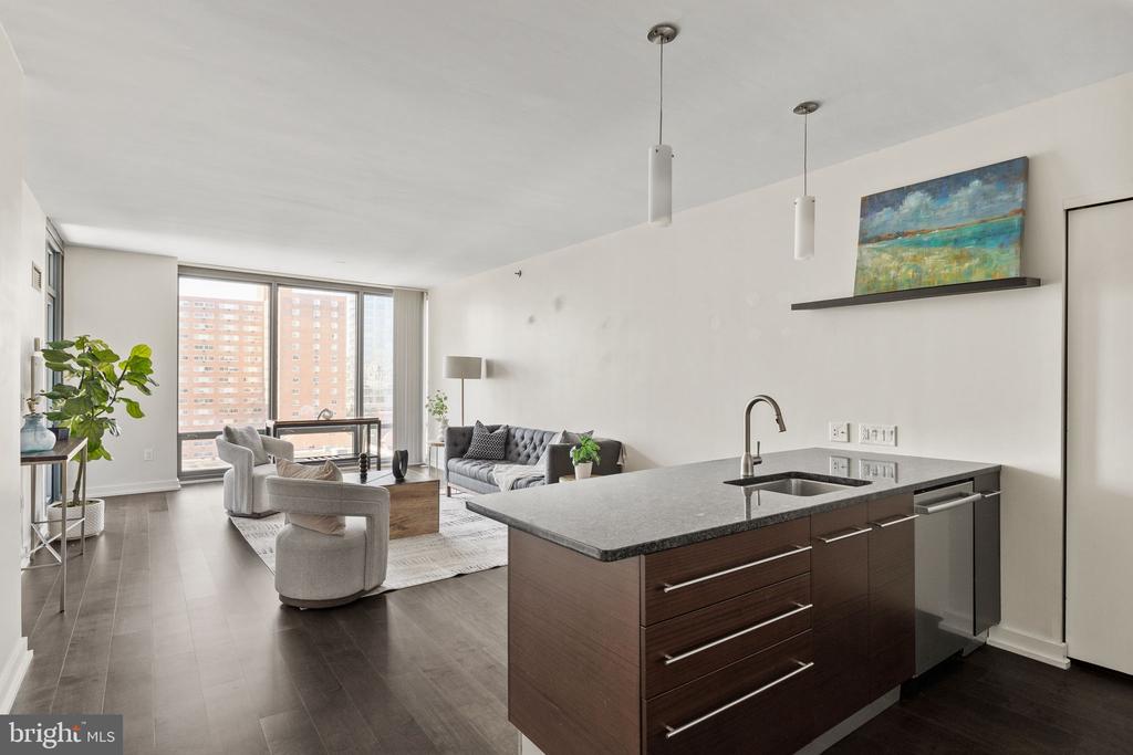 2101 MARKET STREET 00 805