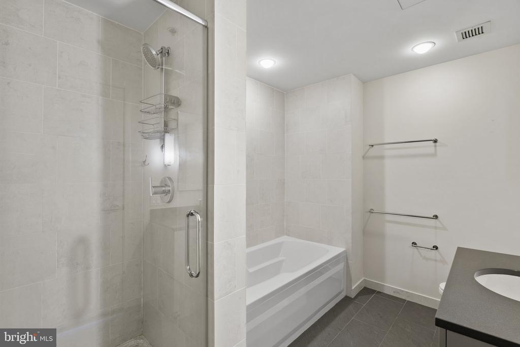 2101 MARKET STREET 00 805