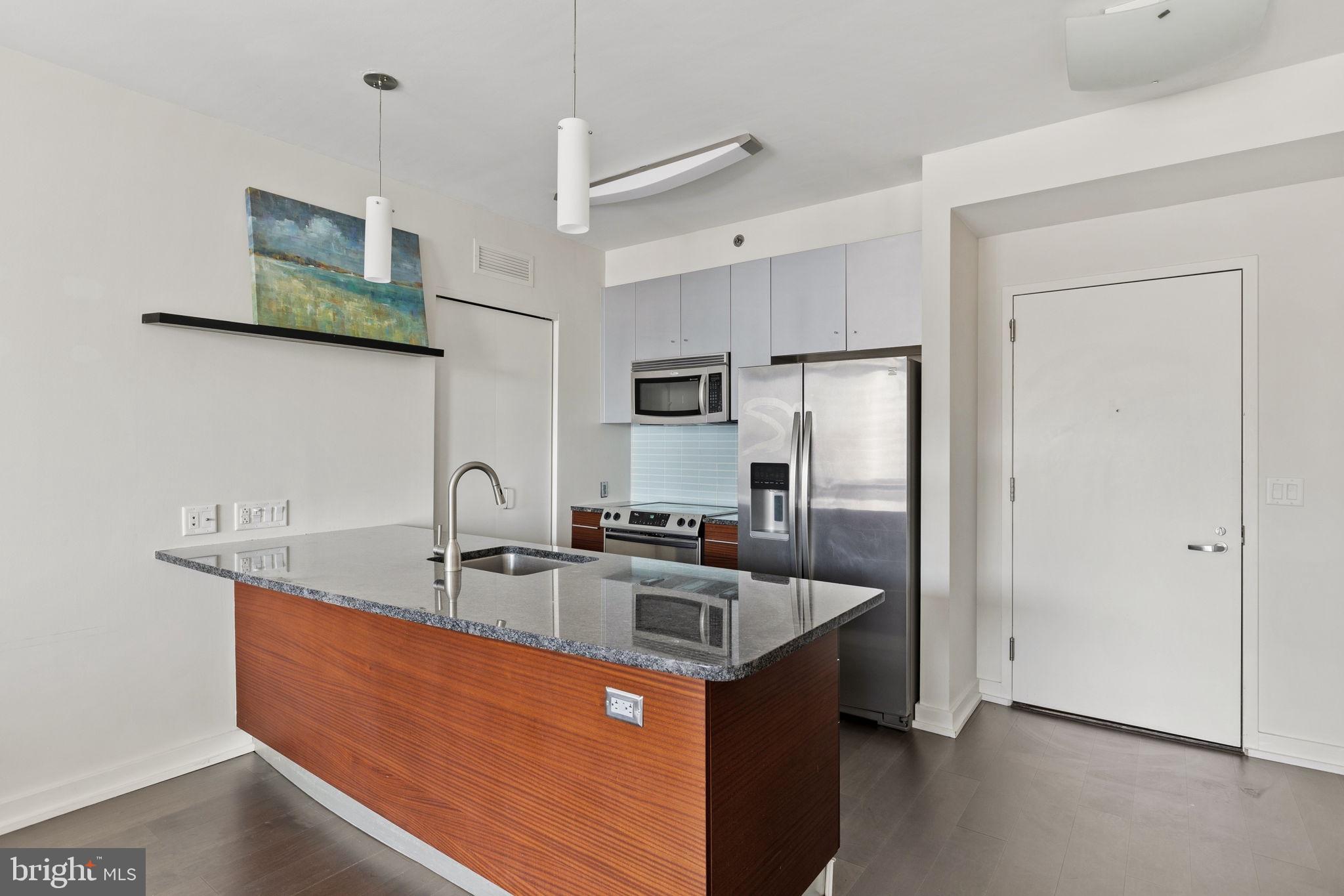 2101 MARKET STREET 00 805