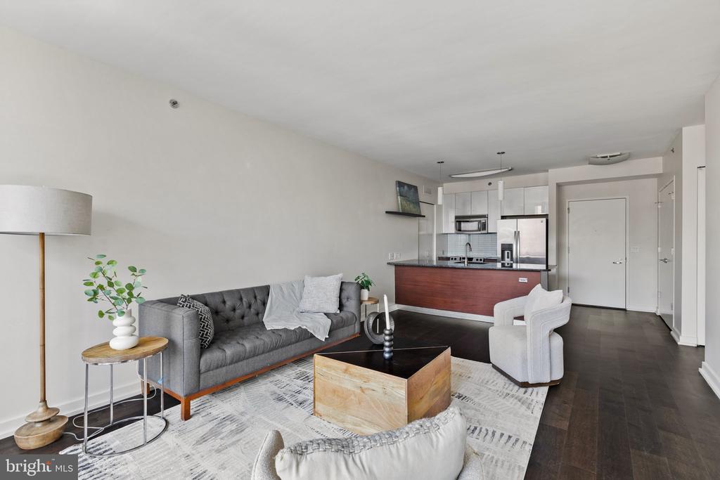 2101 MARKET STREET 00 805