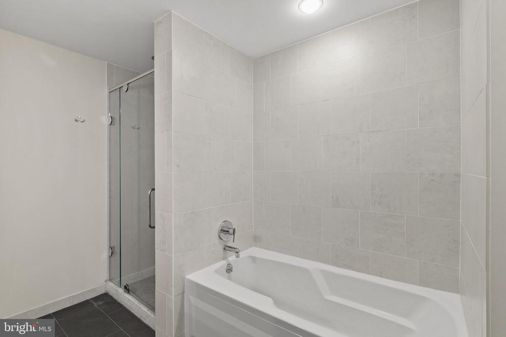 2101 MARKET STREET 00 805