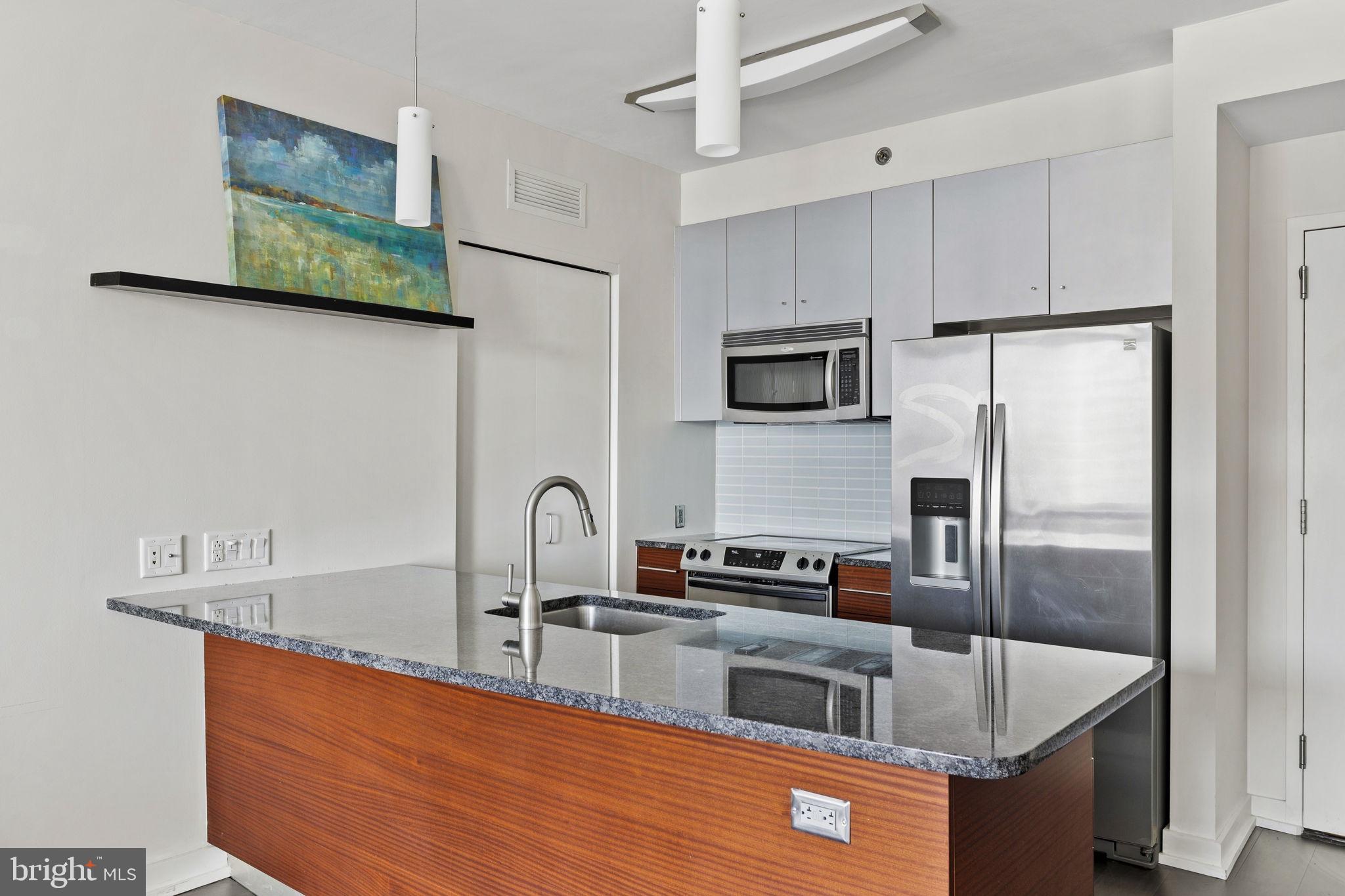2101 MARKET STREET 00 805