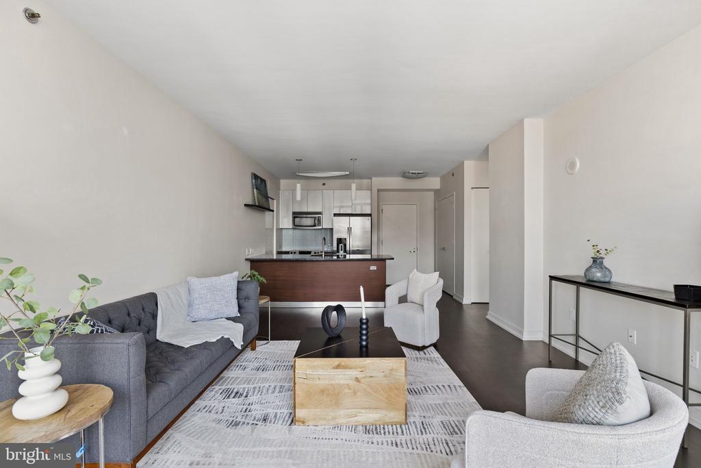 2101 MARKET STREET 00 805