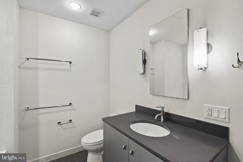 2101 MARKET STREET 00 805
