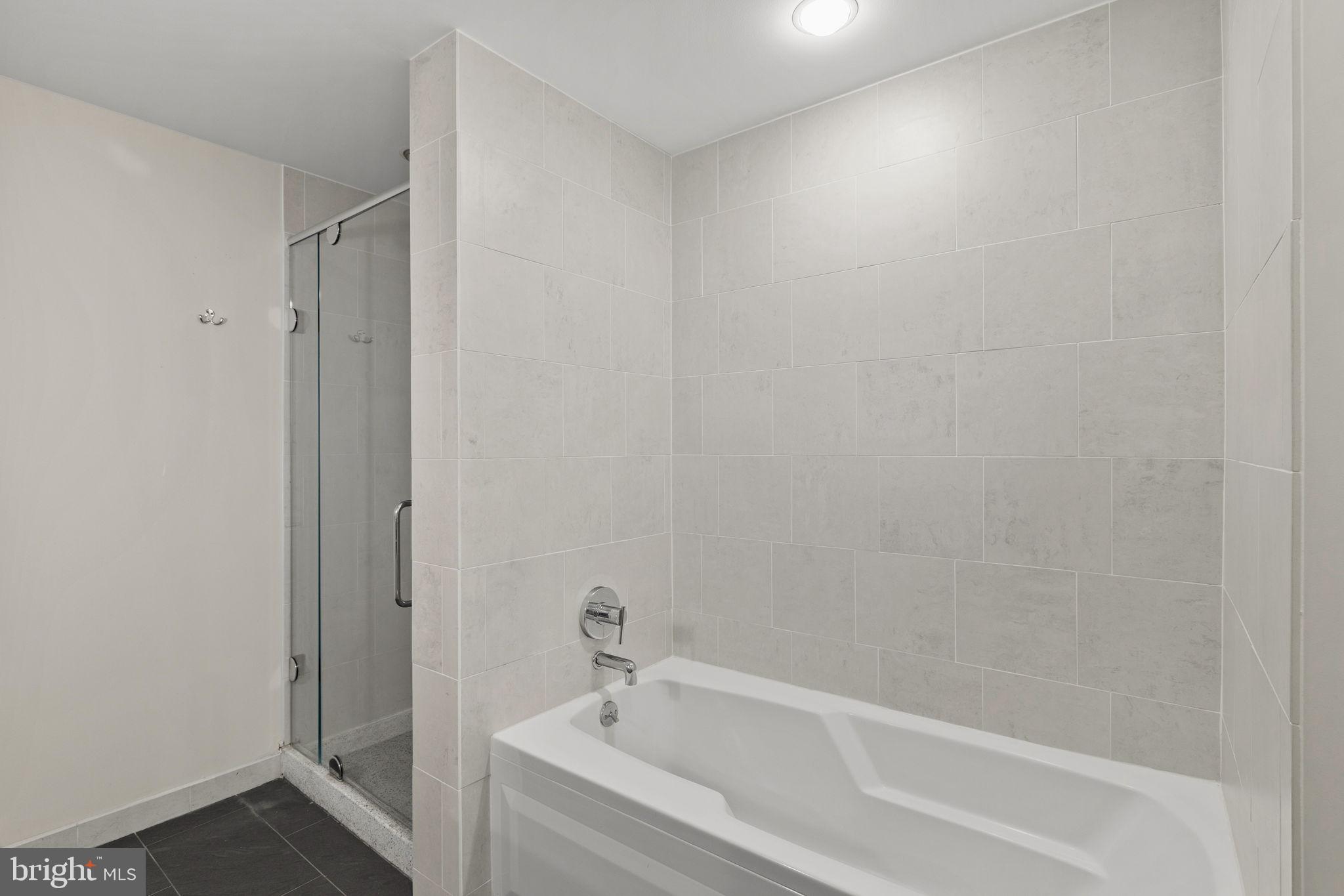 2101 MARKET STREET 00 805
