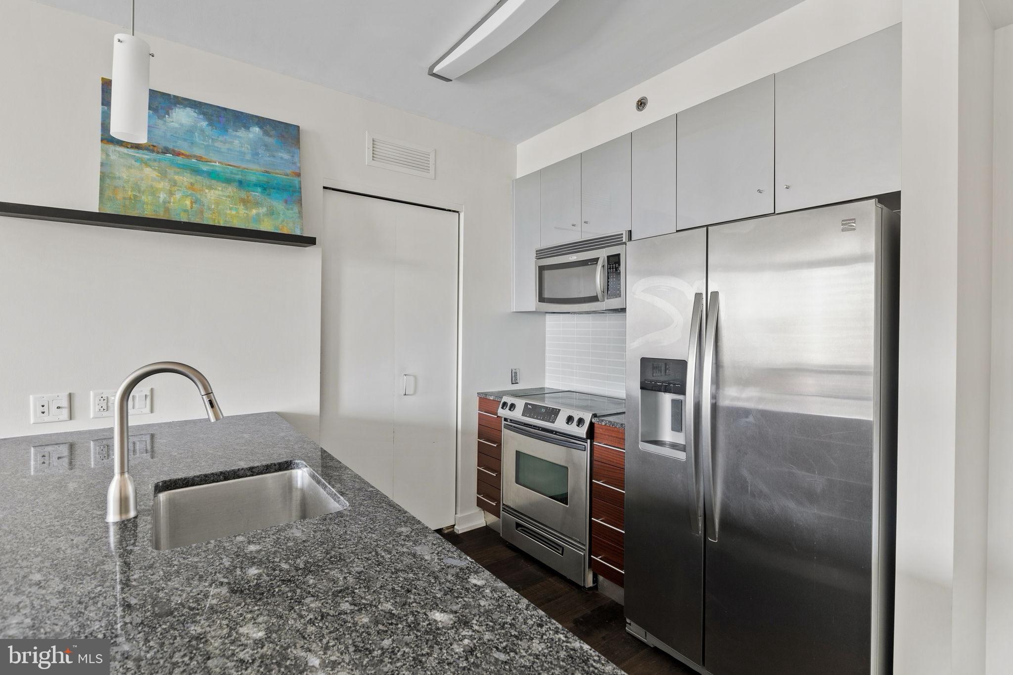2101 MARKET STREET 00 805