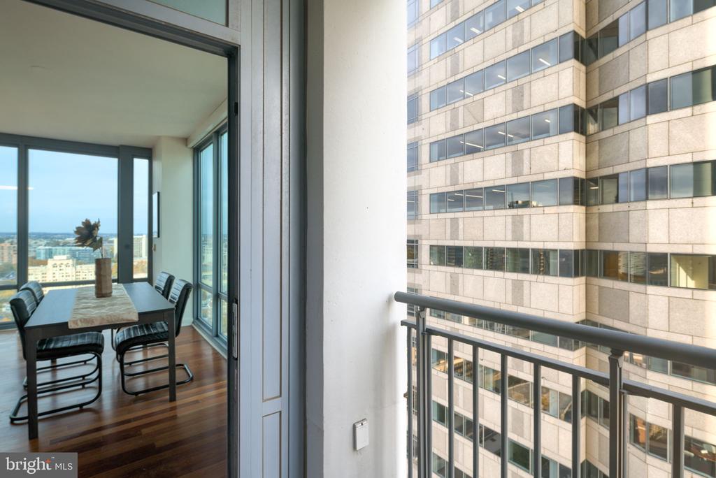 2101 MARKET STREET 3307