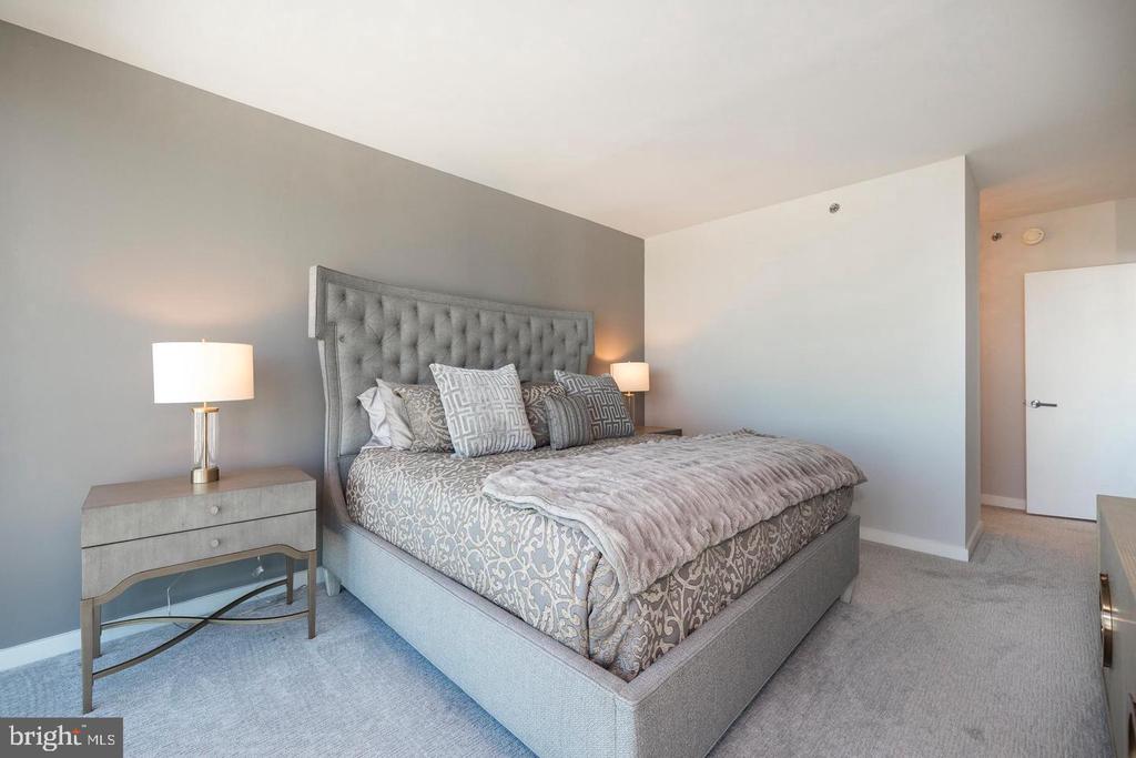 2101 MARKET STREET Unit: 1502
