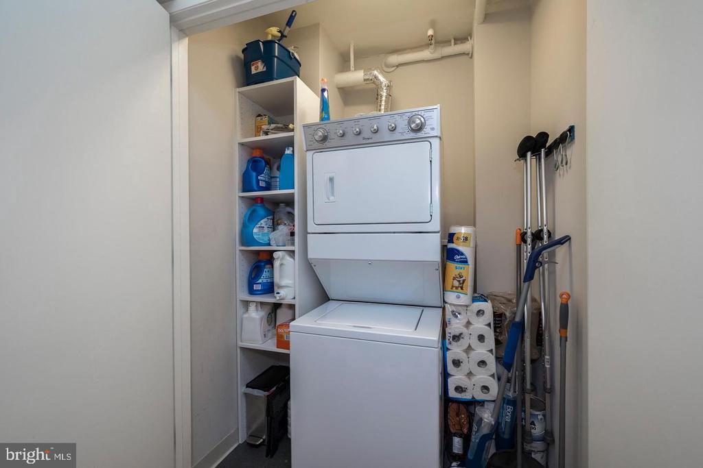2101 MARKET STREET Unit: 1502
