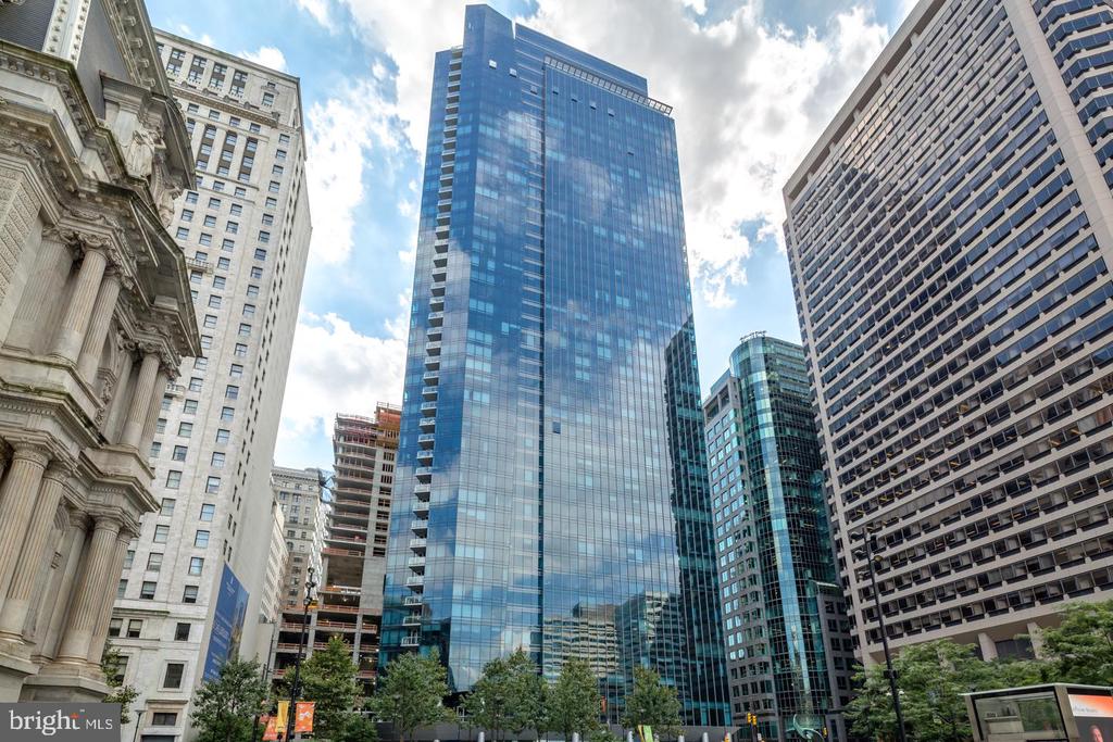 1414 S PENN SQUARE Unit: 15DC