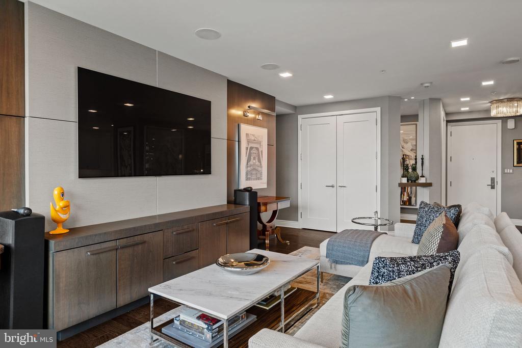 1414 S PENN SQUARE Unit: 15DC