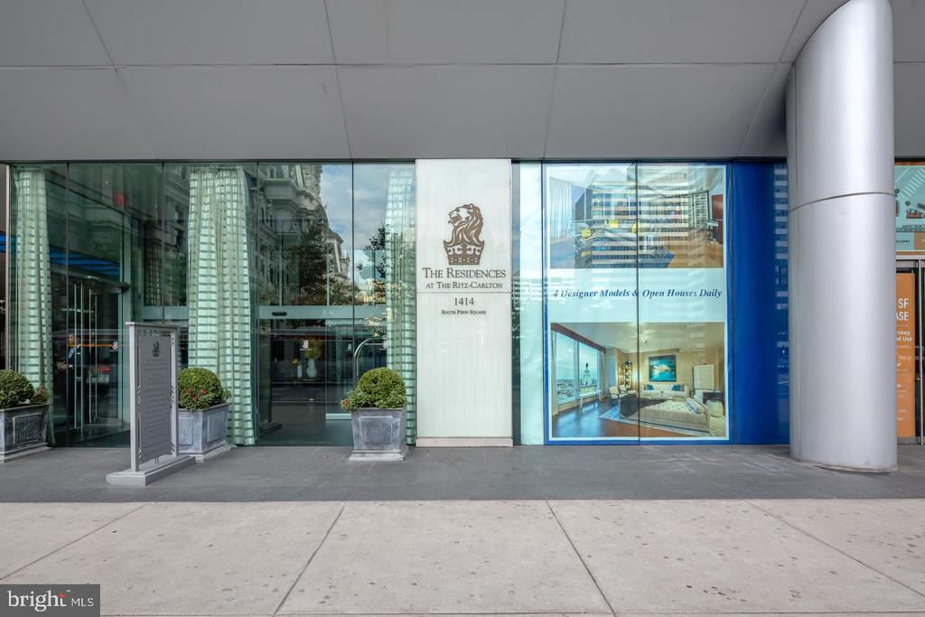 1414 S PENN SQUARE Unit: 15DC