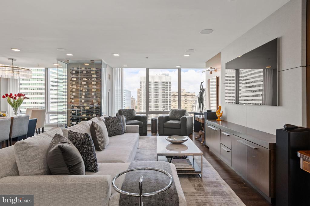 1414 S PENN SQUARE Unit: 15DC