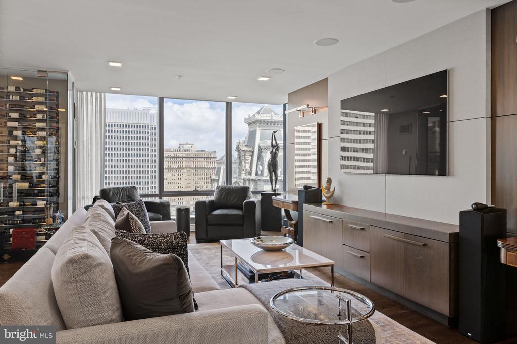 1414 S PENN SQUARE Unit: 15DC