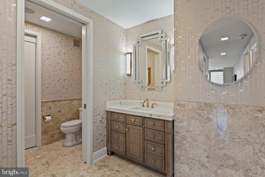 1414 S PENN SQUARE Unit: 15DC