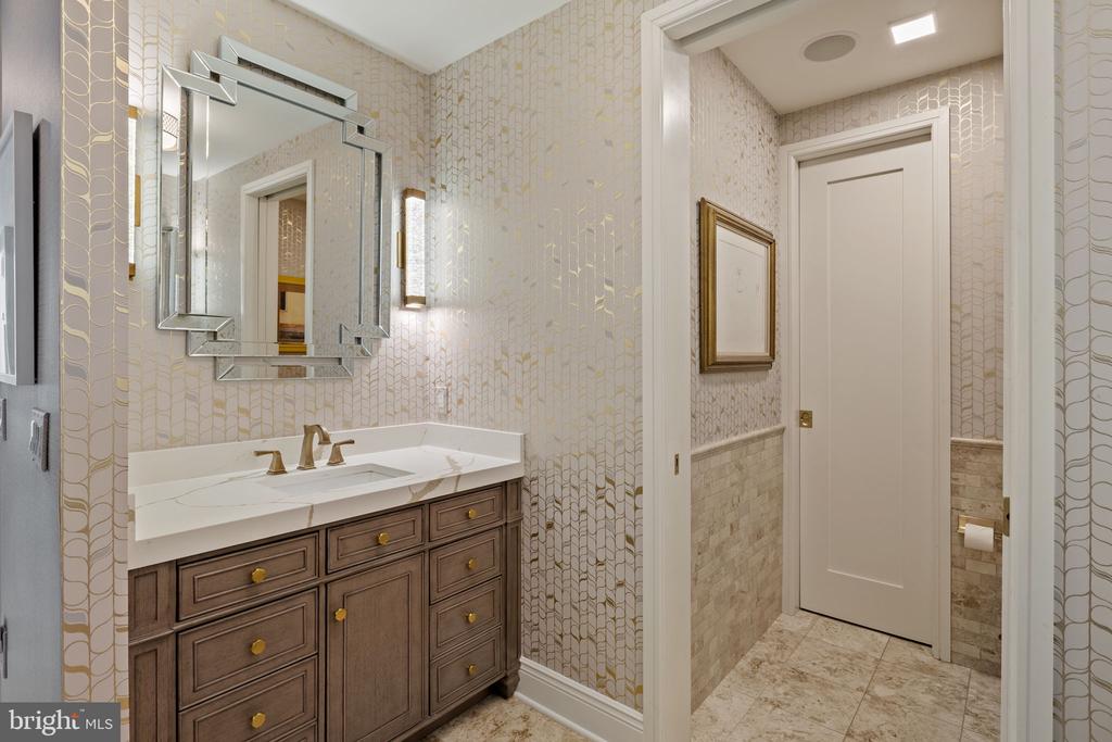 1414 S PENN SQUARE Unit: 15DC