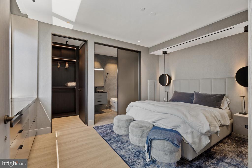 500 WALNUT STREET Unit: 1101/02