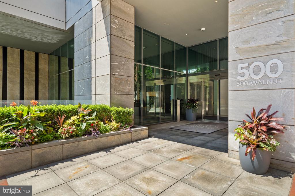500 WALNUT STREET Unit: 1101/02