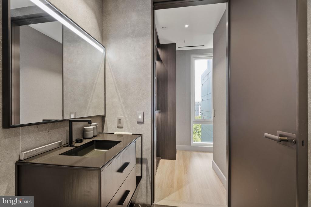 500 WALNUT STREET Unit: 1101/02