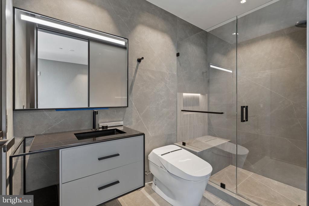 500 WALNUT STREET Unit: 1101/02