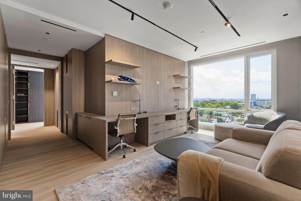 500 WALNUT STREET Unit: 1101/02