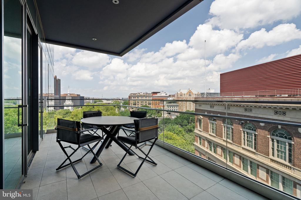 500 WALNUT STREET Unit: 1101/02