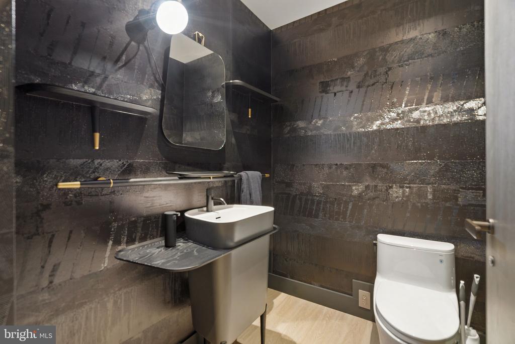 500 WALNUT STREET Unit: 1101/02