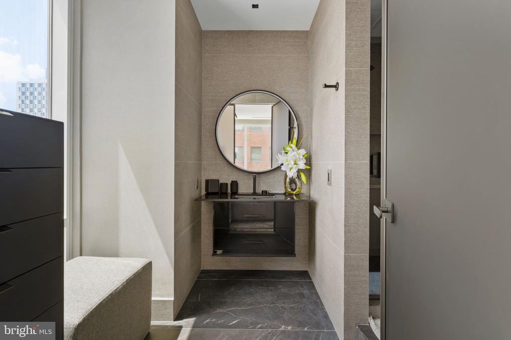 500 WALNUT STREET Unit: 1101/02