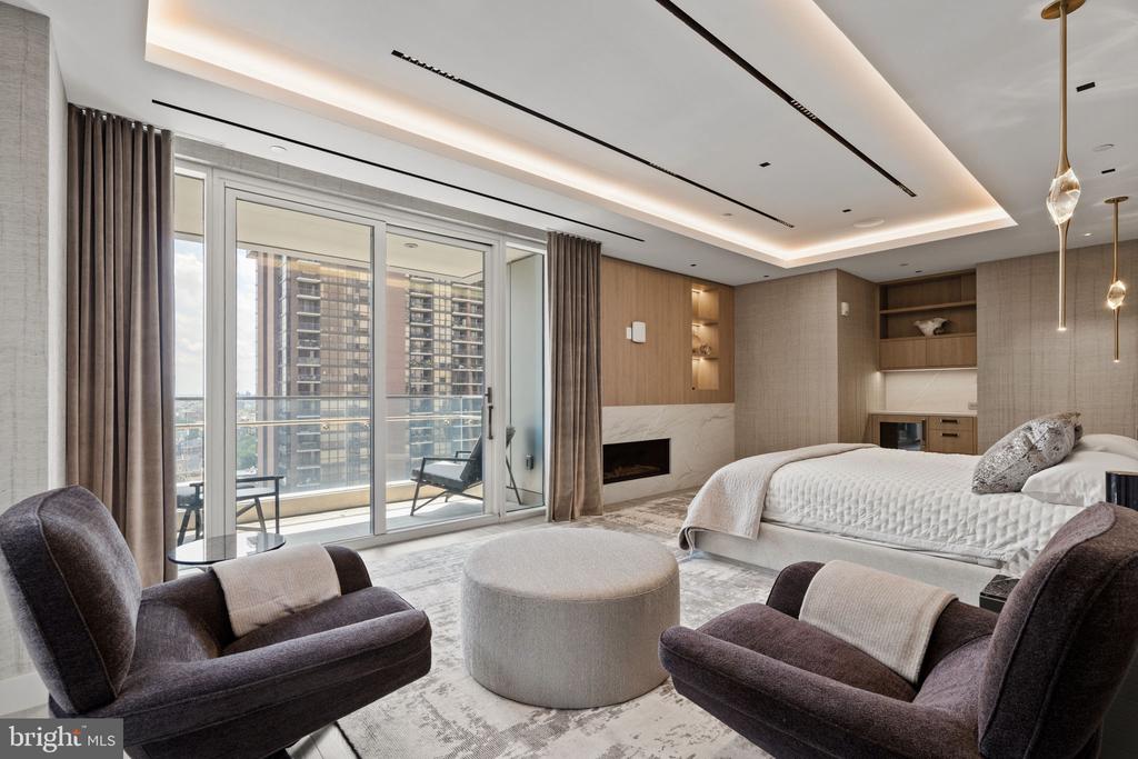 500 WALNUT STREET Unit: 1101/02