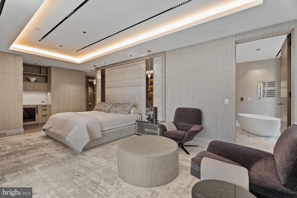 500 WALNUT STREET Unit: 1101/02
