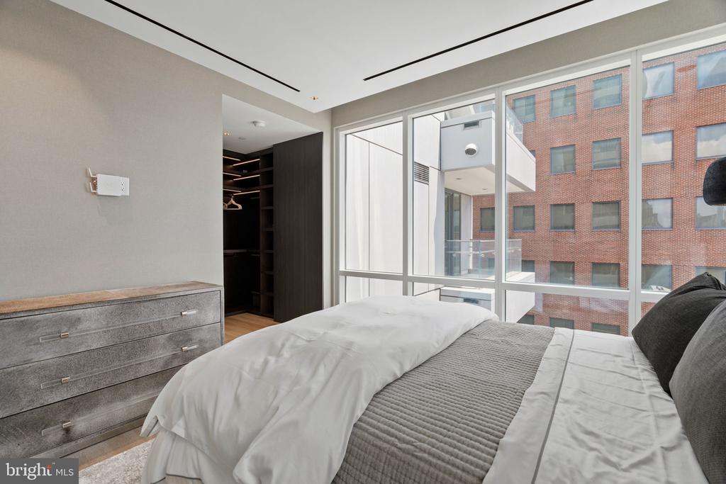 500 WALNUT STREET Unit: 1101/02